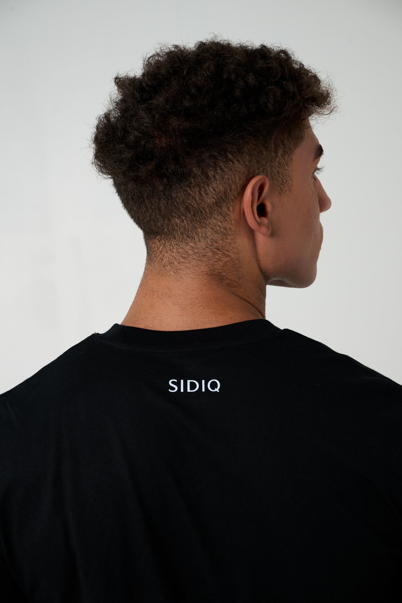 Diseño De Camiseta De Camisa Negra